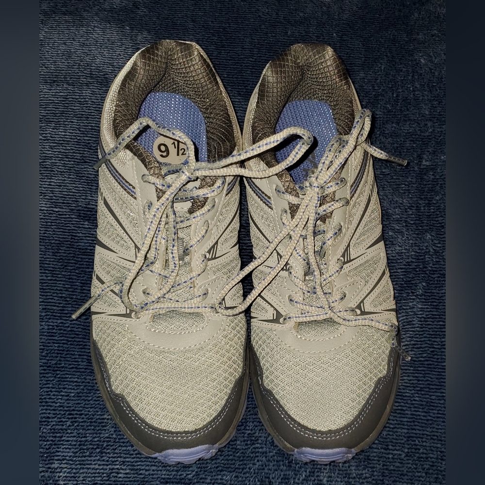 Women's Fila Hiking Walking Trail Shoes Size 9.5 Preowned